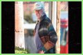 Gary Busey Pulls Pants Down, Exposes Penis to Urinate in Public
